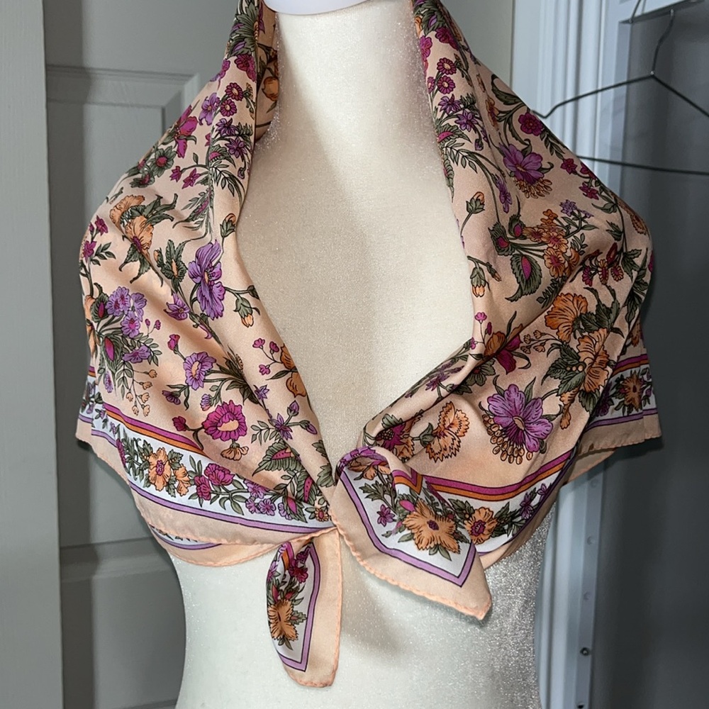 Leonarch floralold country print scarf